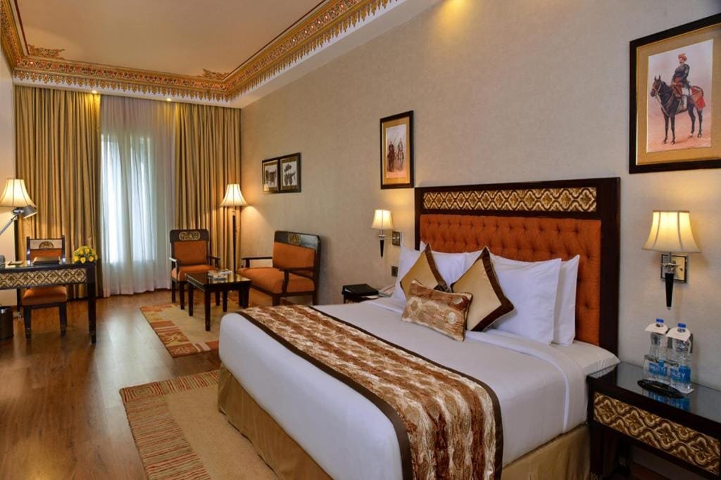 Noor Mahal Karnal hotel exterior and gardens