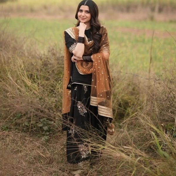 nimrat khaira, nimrat khaira biography, nimrat khaira age, nimrat khaira birth date, nimrat khaira birthday, nimrat khaira height in feet, nimrat khaira husband name, nimrat khaira marriage, nimrat khaira family, nimrat khaira songs, nimrat khaira time chakda, nimrat khaira supna laavan da, nimrat khaira challa, nimrat khaira ajj kal ajj kal, nimrat khaira jaan,