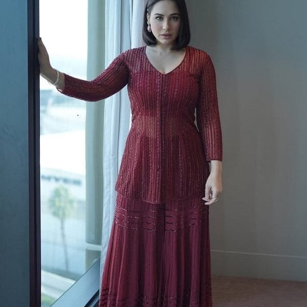 mandy takhar biography, mandy takhar net worth, mandy takhar height in feet, mandy takhar movies, mandy takhar age