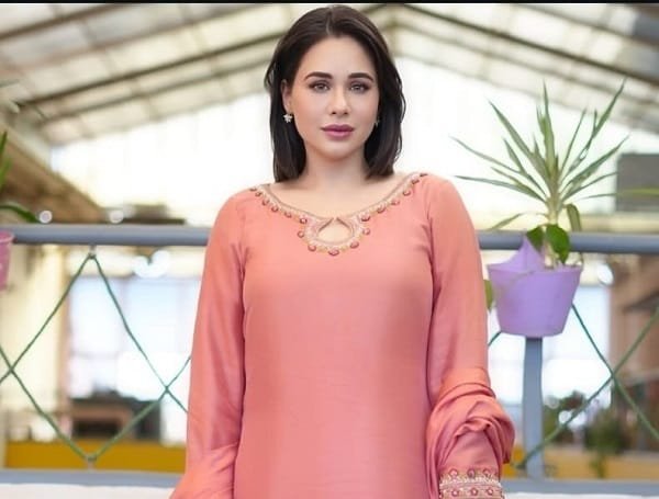 Mandy Takhar biography