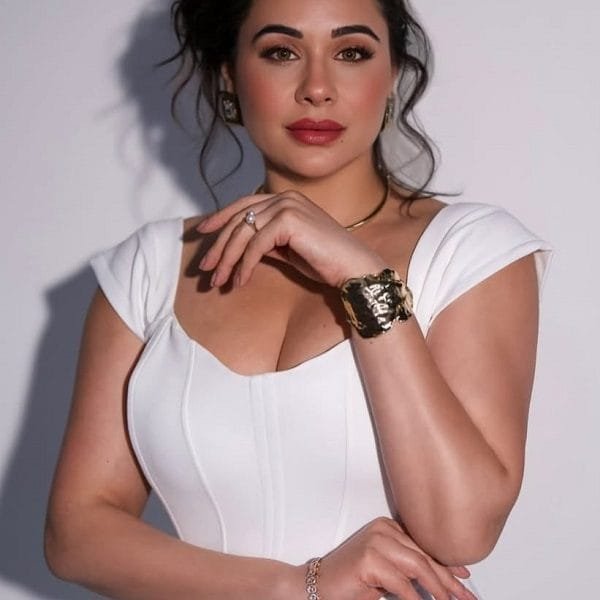 mandy takhar biography, mandy takhar net worth, mandy takhar height in feet, mandy takhar movies, mandy takhar age