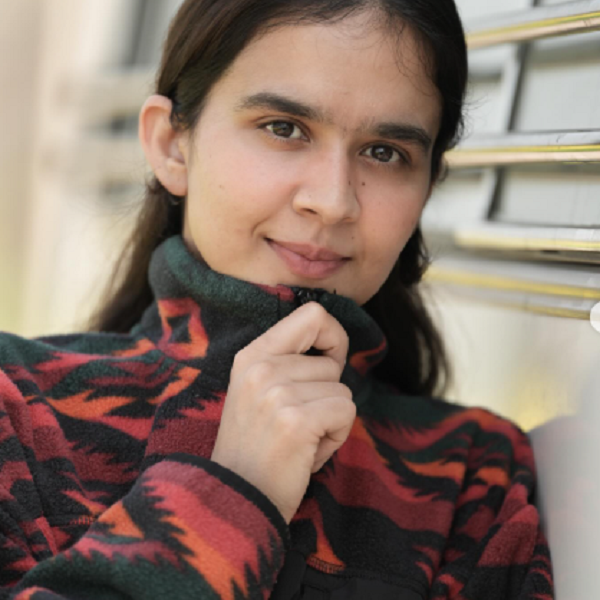 Roopi Gill Net Worth